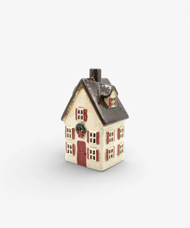 Nordgard Tea Village Tall Villa with Bow Wreath