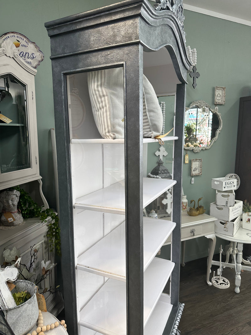 Full Glam display shelves in Pewter & Silver metallic