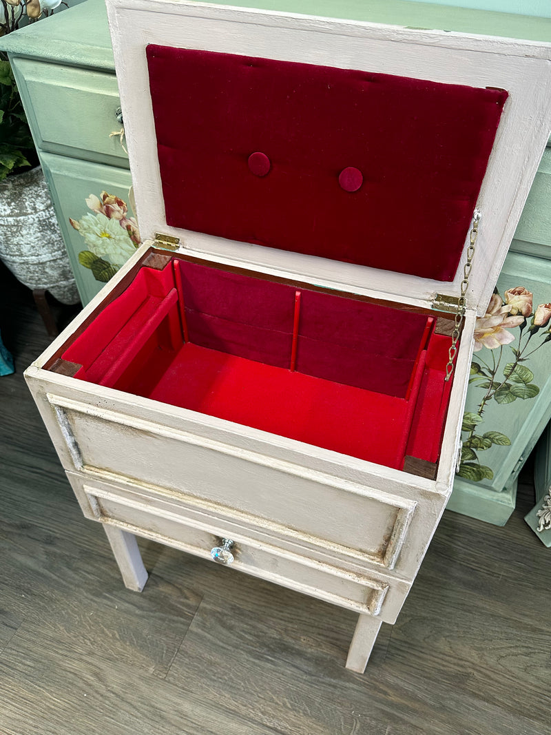 Side table / sewing cabinet in soft French look Izabellars Room | Paint Me Vintage