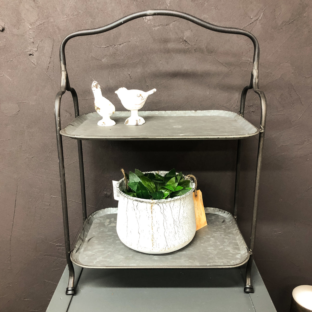 Metal XL two tier tray iron COLLECT ONLY OR CONTACT FOR A COURIER QUOTE